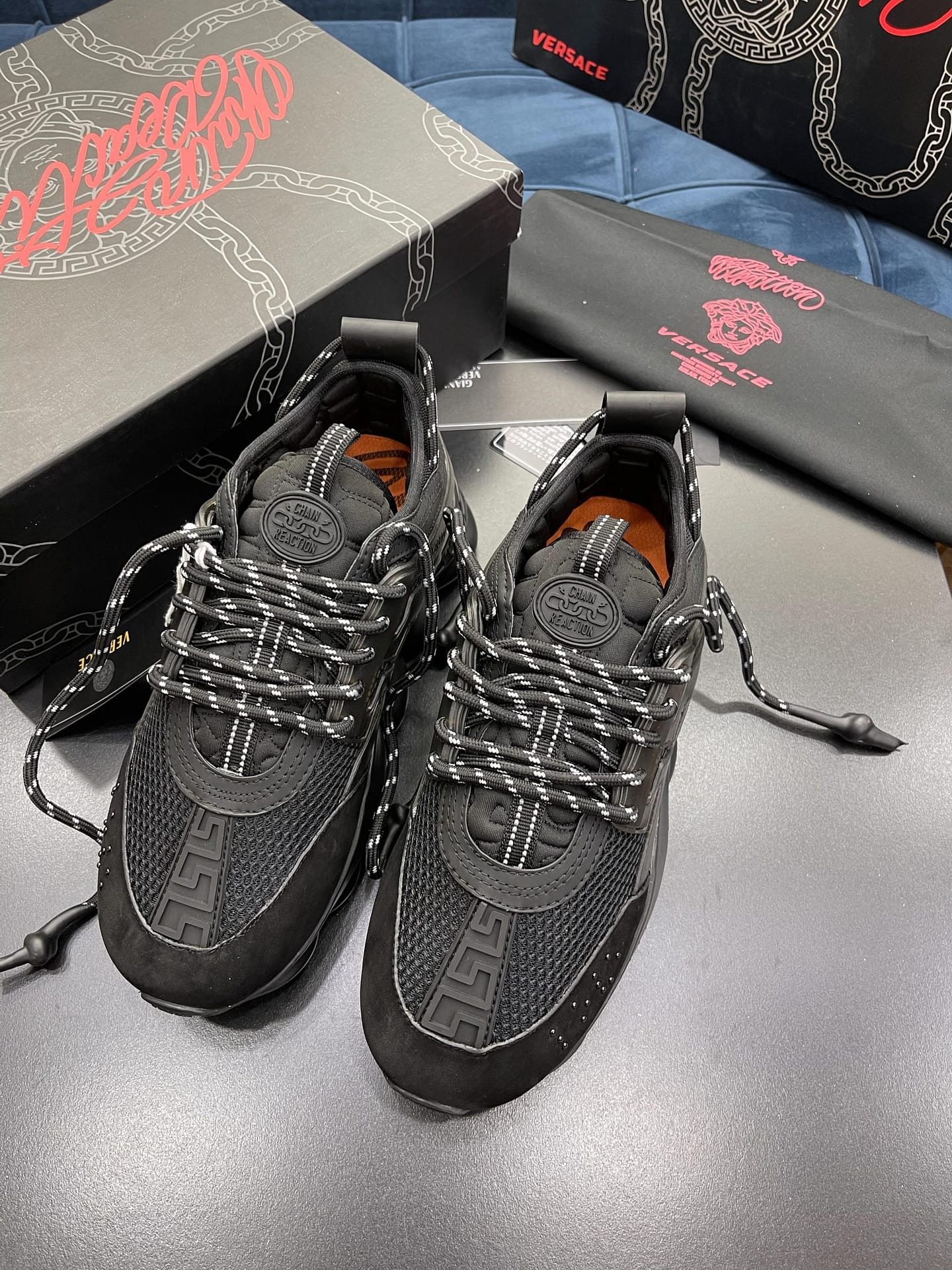 versace chain reaction